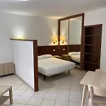 Ciudad Jardin شقة