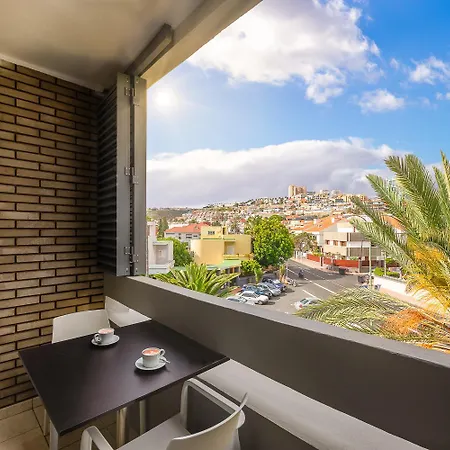 Ciudad Jardin Apartment