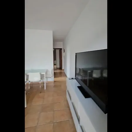 Ciudad Jardin Apartment