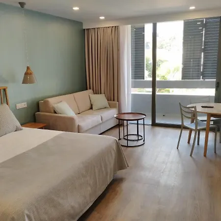 Ciudad Jardin Apartment *